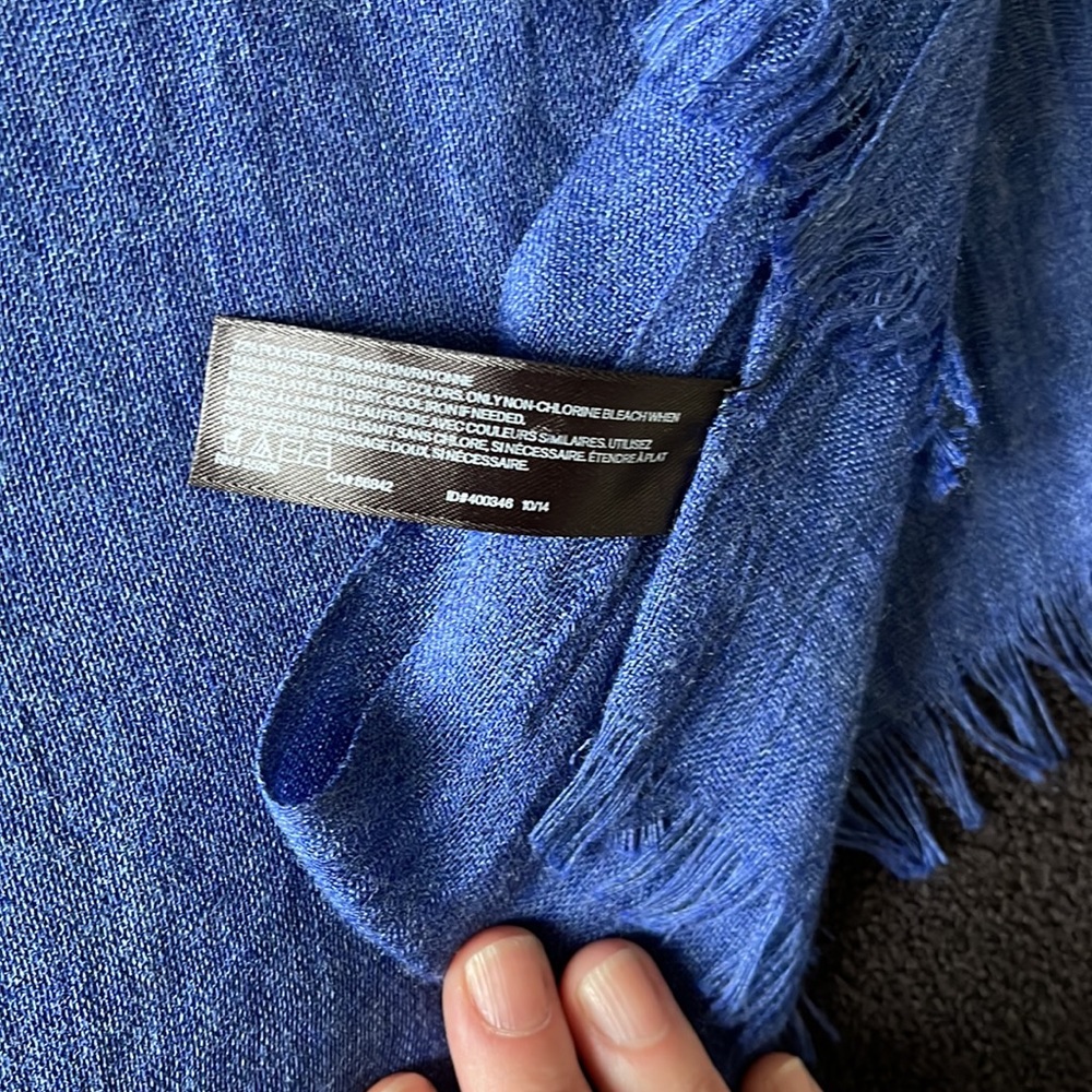Express Scarf - Picture 3 of 4